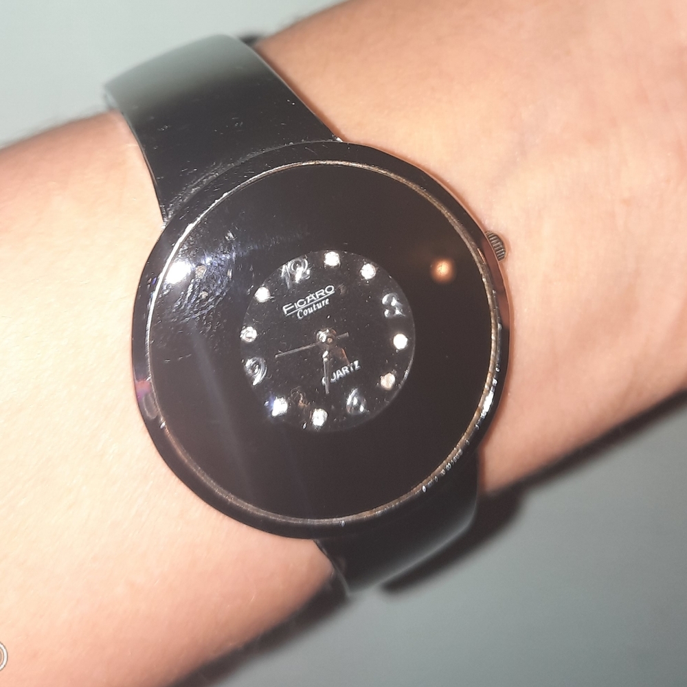 FREE Figaro couture cuff watch